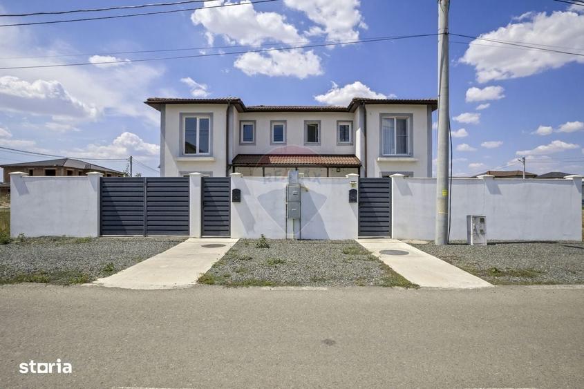 Casă cu 4 camere în Vladimirescu