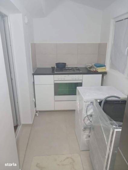 De vanzare casa cu 4 camere in Roman, teren de 1.340 mp, 105.000euro - 2