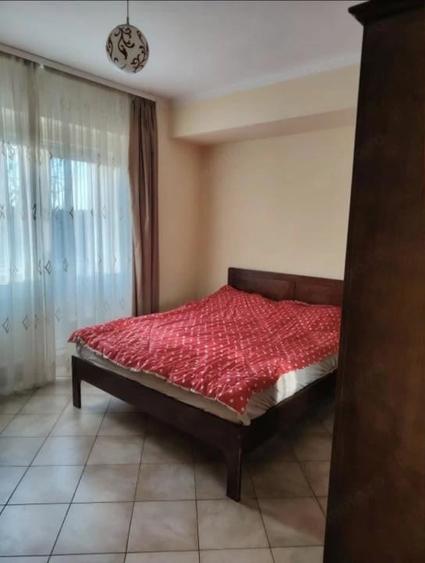 Apartament cu 3 camere decomandat în Prundu