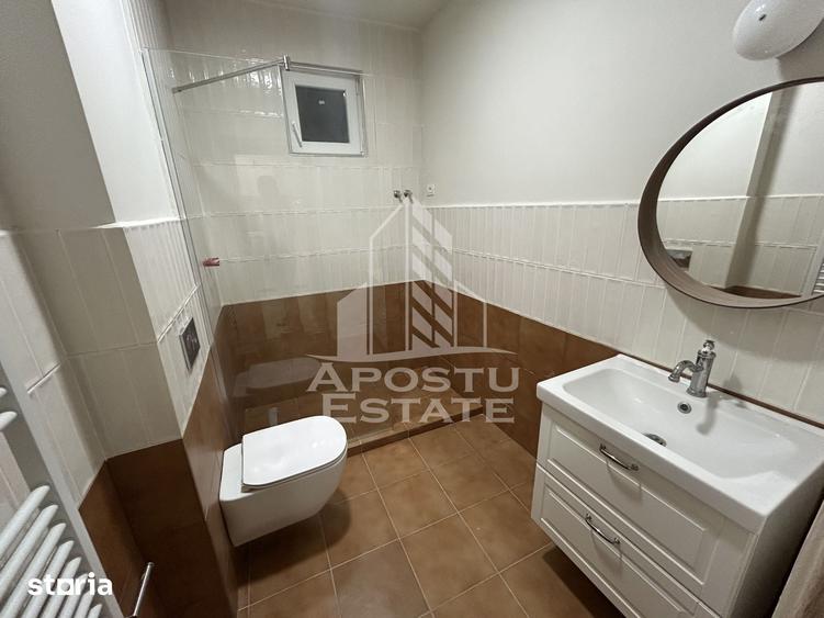Spațiu comercial, de 68 mp, în P-ța Unirii