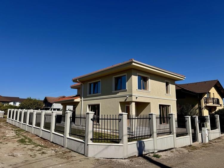 Casă cu 4 camere în Central
