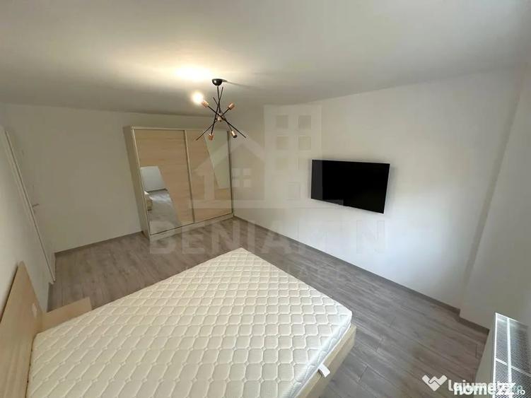 Apartament cu 4 camere decomandat în Ultracentral
