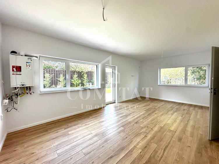 Duplex cu 4 camere cu Canalizare în Florești