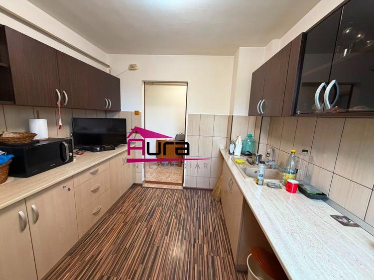 Apartament 3 camere Str.Victoriei - 9