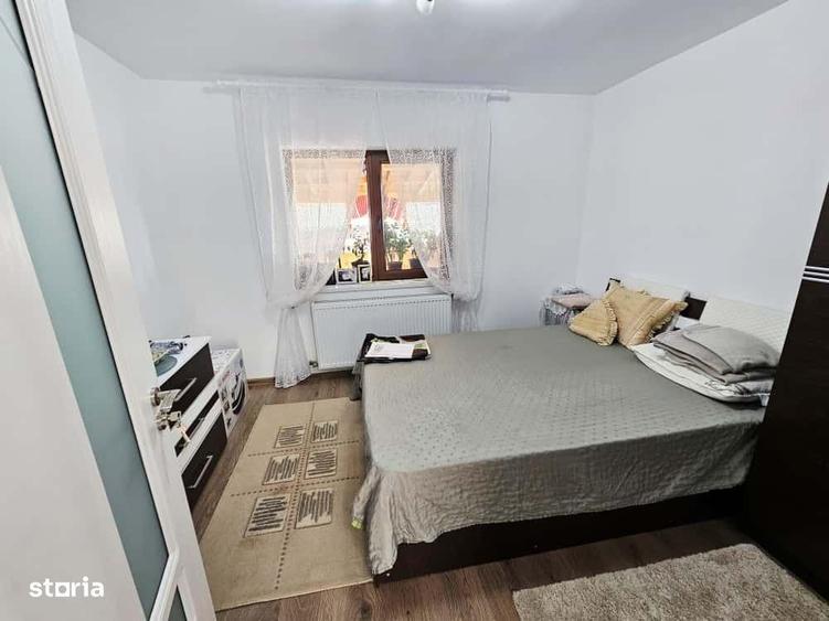 Casă cu 5 camere cu Teren 438 Mp în Mănești