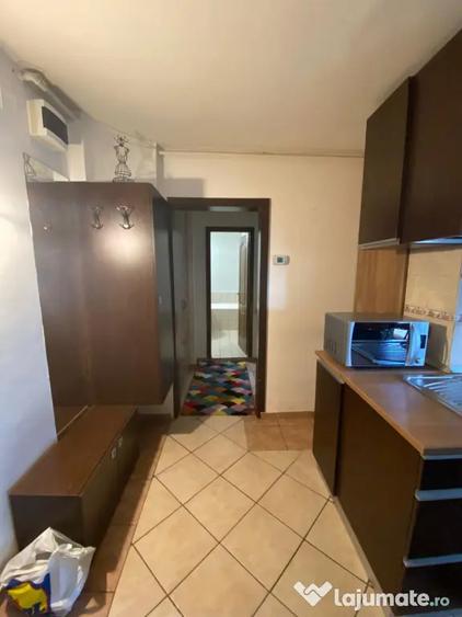 Apartament cu 2 camere decomandat în Parcul Carol