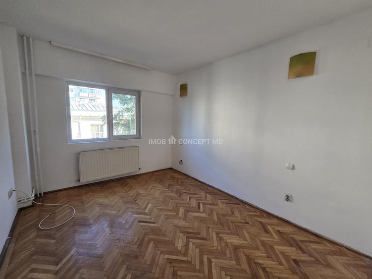 Apartament cu 3 camere decomandat în P-ța Mihai Viteazu