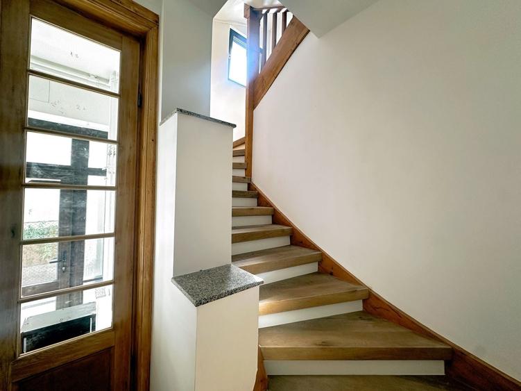 Apartament cu 5 camere decomandat în Floreasca