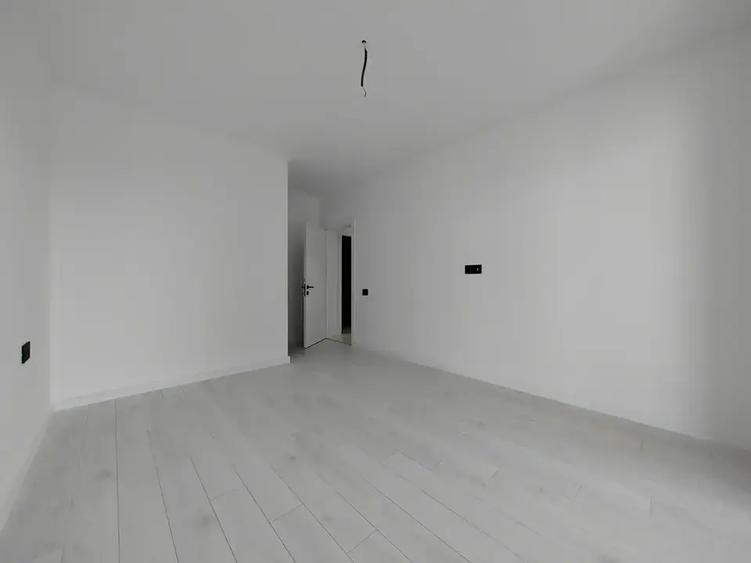 Apartament cu 3 camere decomandat în Theodor Pallady