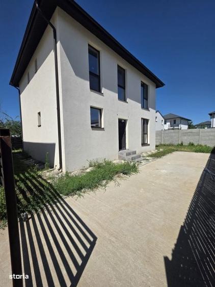 Vanzare Vila Individuala/Cristalului/5 camere id nr 54 - 1