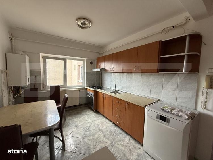 Apartament cu 3 camere în Micro 16