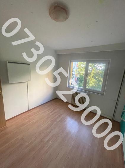 Apartament cu 3 camere semidecomandat, mobilat în Găvana