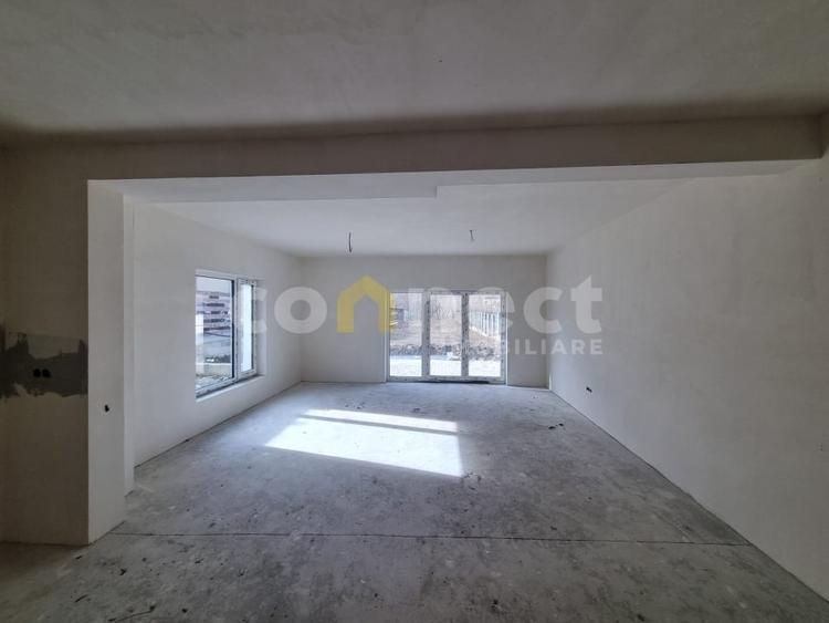 Duplex cu 5 camere cu Canalizare în Iris