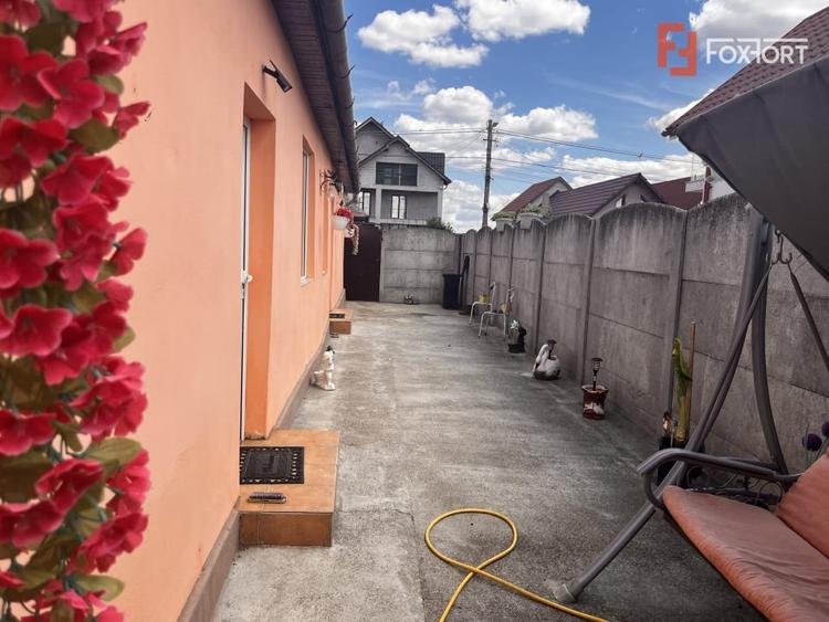 Casă individuală cu 3 camere cu Teren 1094 Mp în Izvin