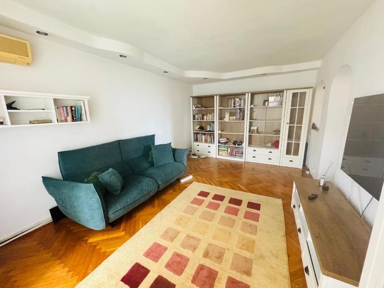 Apartament cu 3 camere decomandat, mobilat în Titan