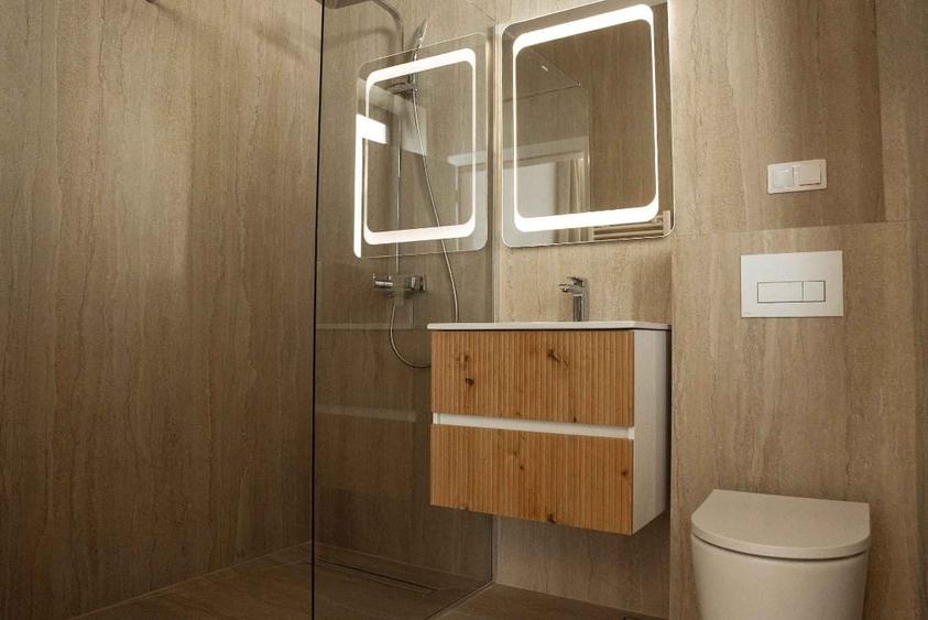 Apartament cu 3 camere decomandat, mobilat în Central