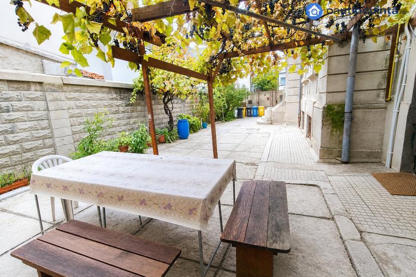Apartament cu 2 camere în Mitropolie