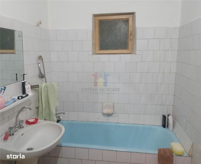 Apartament cu 3 camere decomandat în Călărași