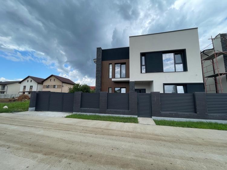 Casă individuală cu 5 camere cu Canalizare în Central