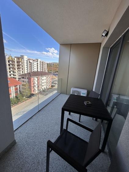 Apartament cu 2 camere semidecomandat în Florești