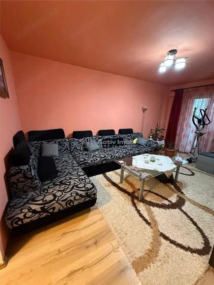 Apartament cu 3 camere decomandat în Aradul Nou