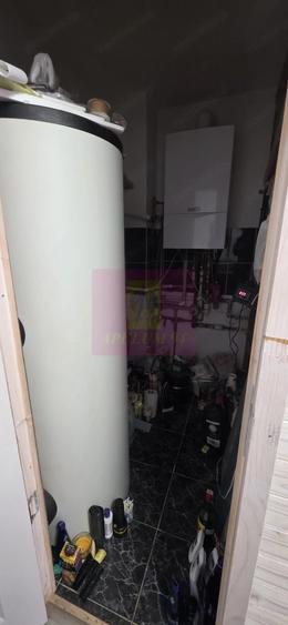 Casă cu 8 camere cu Teren 400 Mp în Zamora
