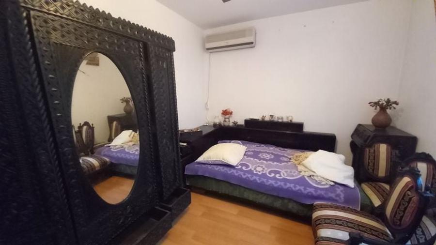 Apartament cu 3 camere semidecomandat în Obor