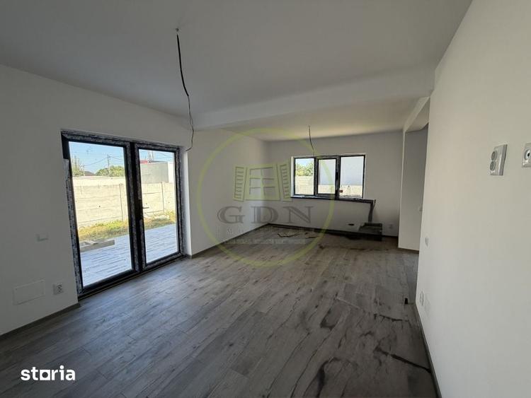 Casă cu 4 camere cu Teren 350 Mp în Șimnicu de Sus
