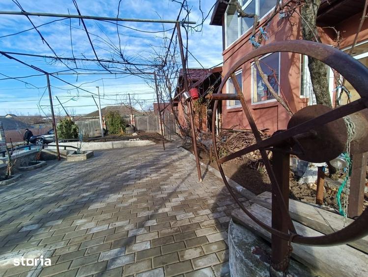 Casă cu 3 camere semidecomandat cu Teren 1500 Mp în Românești