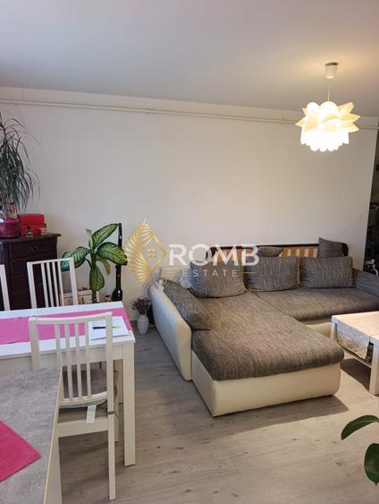 Apartament cu 3 camere decomandat în Florești