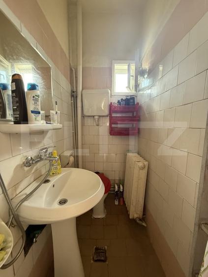 Apartament cu 3 camere decomandat, mobilat în Central