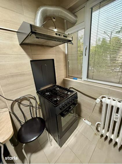 Inchiriez Apartament Renovat 3 Camere Pajura, sect. 1 - 11
