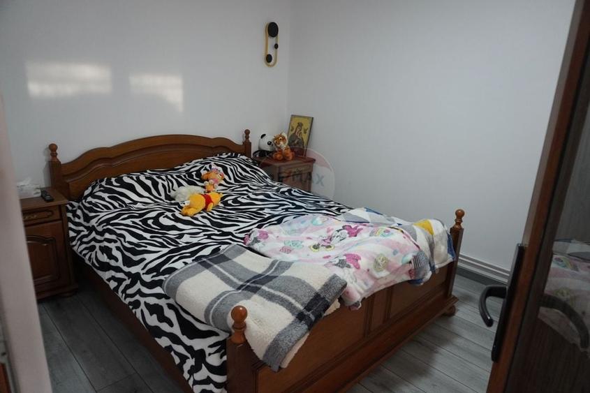 Casă cu 4 camere cu Teren 900 Mp în Est