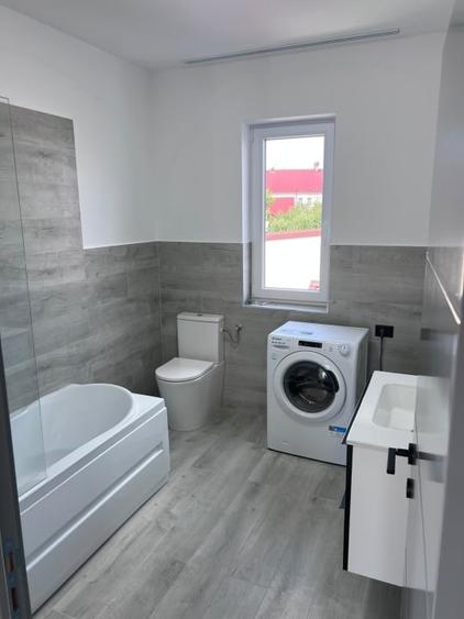 Duplex cu 5 camere cu Canalizare în Central