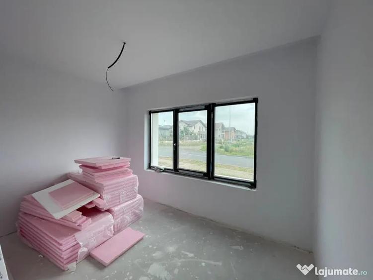 Casă cu 5 camere cu Teren 599 Mp în Giarmata