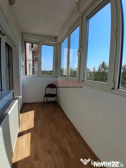 Apartament cu 2 camere decomandat în Splaiul Unirii