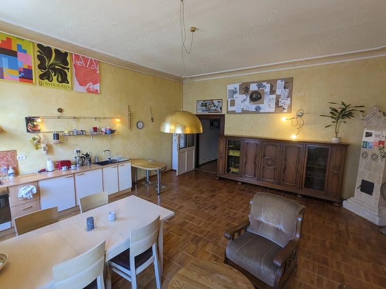 Apartament cu 3 camere semidecomandat în Central