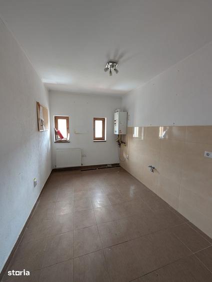 Spațiu comercial, de 69 mp, în Florești