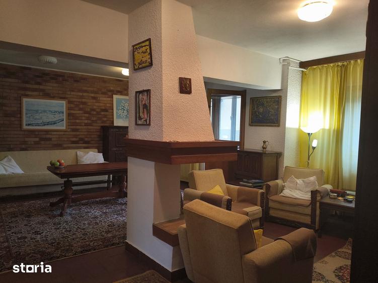 Apartament cu 4 camere decomandat în Ultracentral