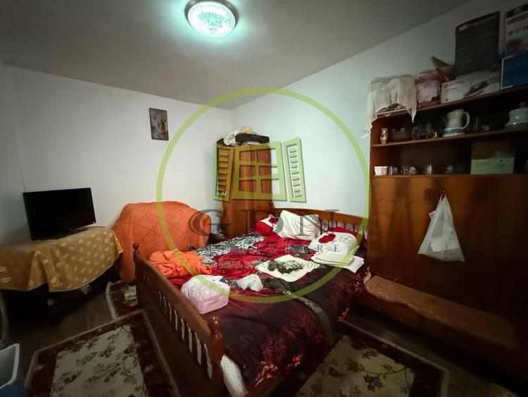 Casă individuală cu 4 camere cu Canalizare în Rovine