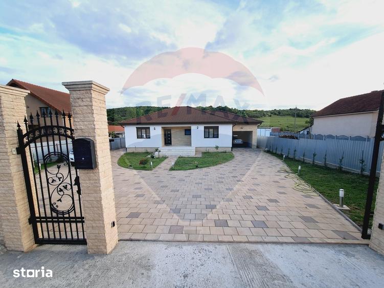 Casă cu 5 camere cu Teren 2100 Mp în Hidiș