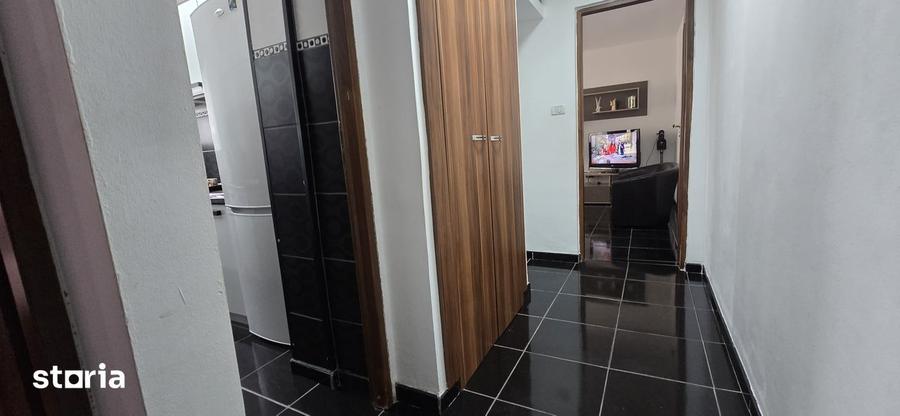 Apartament cu 3 camere, mobilat în Micro 5
