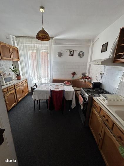 Apartament cu 4 camere în Dacia