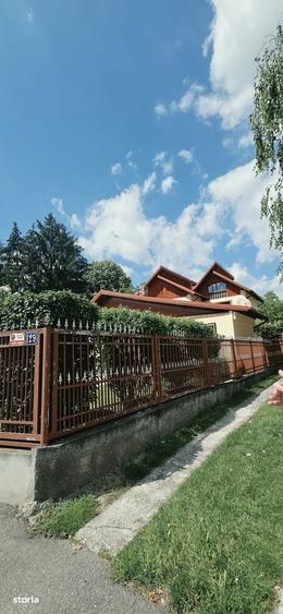 Casă cu 4 camere în Central