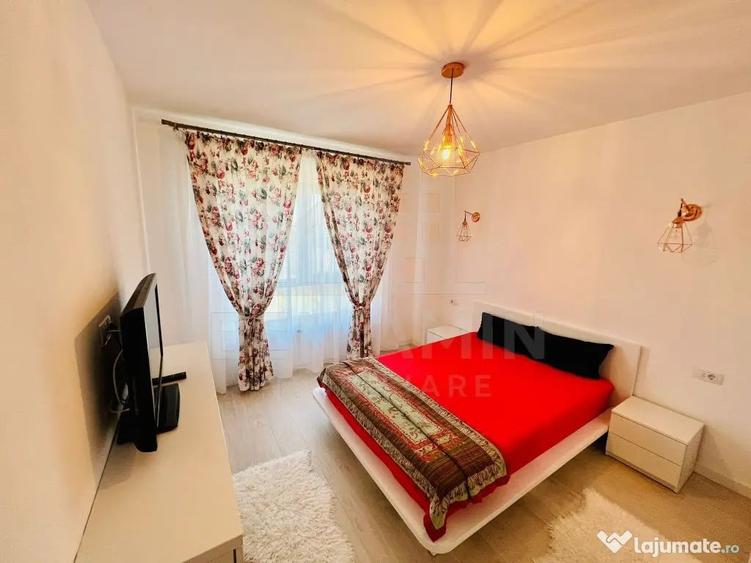 Apartament cu 3 camere semidecomandat în Central
