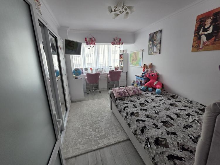 Apartament cu 3 camere decomandat în Burdujeni