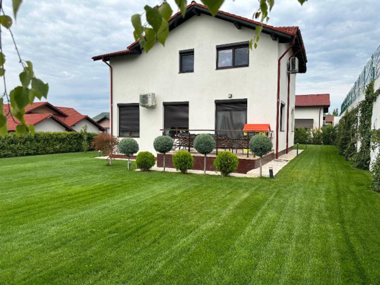 Casă individuală cu 5 camere cu Teren 700 Mp în Ștefăneștii Noi