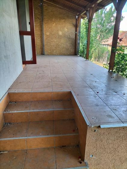 Casă cu Teren 1300 Mp în Dezmir