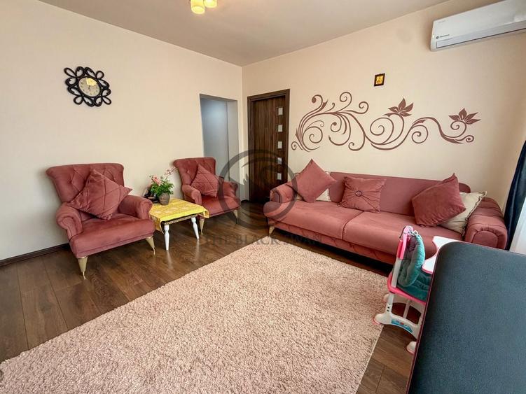 Apartament cu 3 camere semidecomandat în Cina