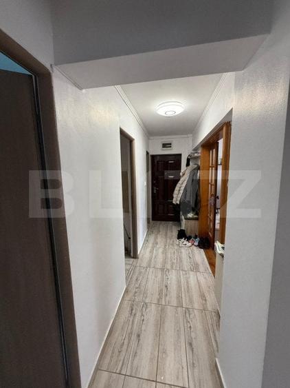 Apartament cu 4 camere decomandat, mobilat în Carpați 1